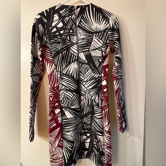 Elizabeth and James long sleeve dress - Picture 2 of 6